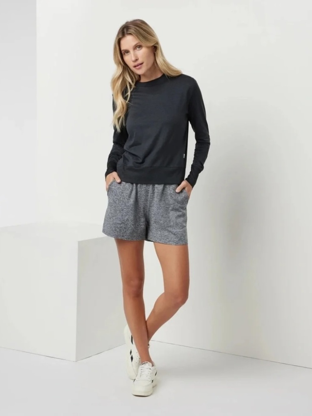 Vuori Long-Sleeve Halo Crew in Charcoal